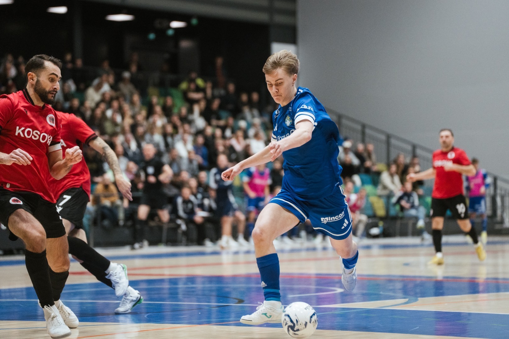 Turun Pallokerhon Veeti Savikko futsalin maajoukkueen mukana Italiaan