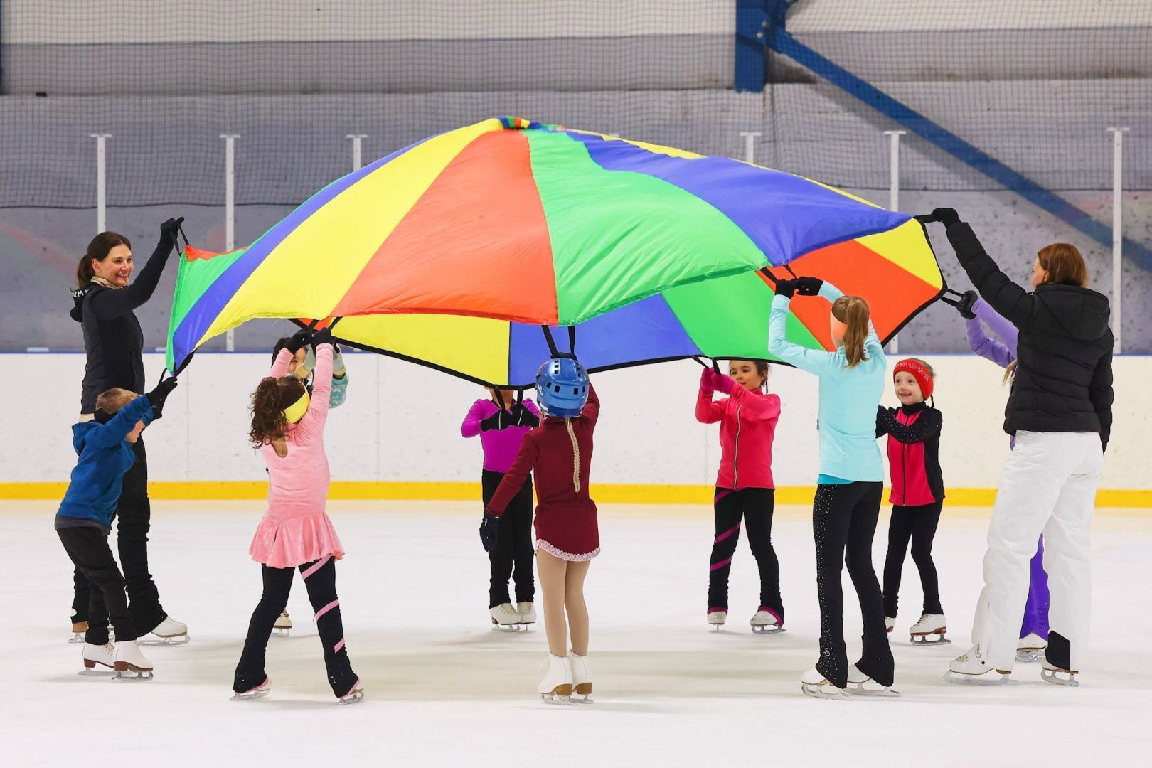 Ilmoittaudu mukaan taitoluistelun luistelukoulun kevätkaudelle!