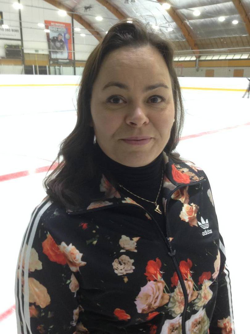 Yksinluistelun päätoiminen päävalmentaja: Riitta Bakker