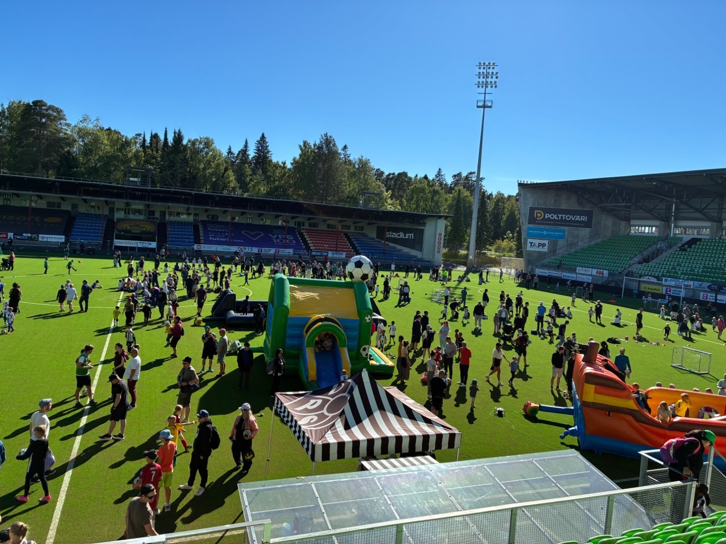 Junnuliigan peli-ilta ke 1.7. Lemonsoft Stadionilla