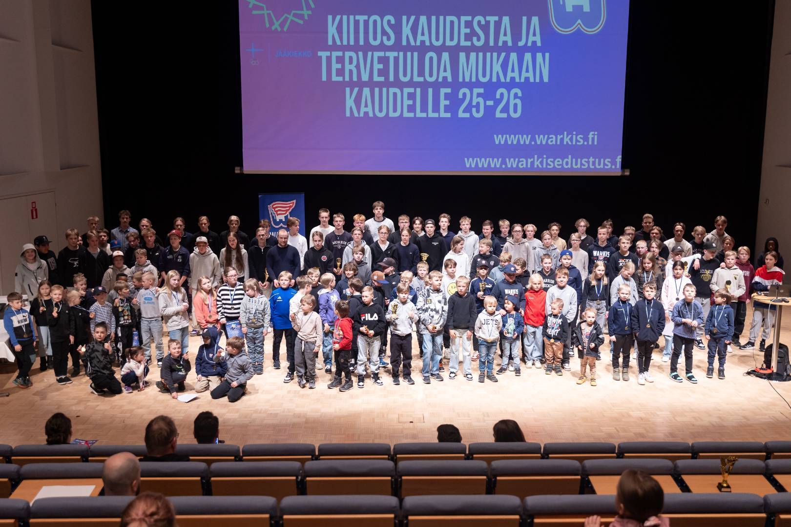 Kauden päättäjäiset vietetty Warkaus-salissa