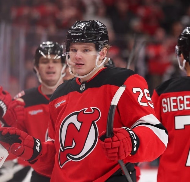 LENNI HÄMEENAHO LOISTAA NHL:SSÄ