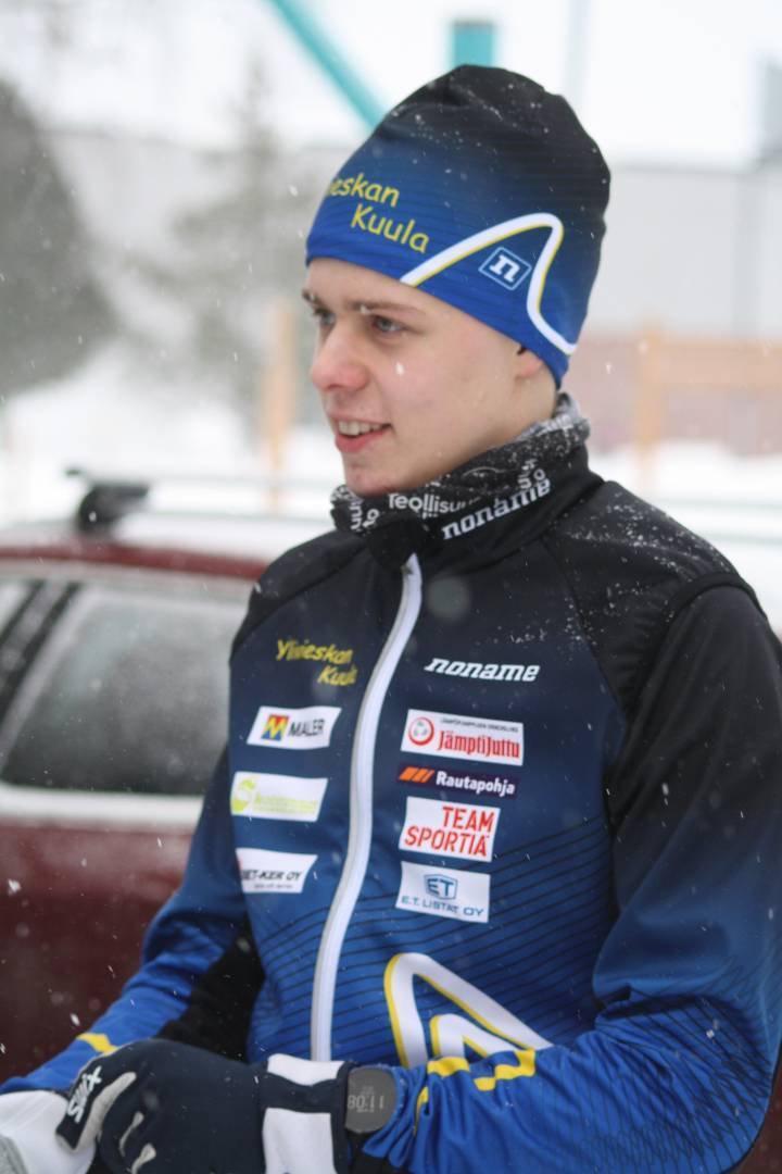 Jimi Leppälä miesten ja Aada Peltola naisten pitkien matkojen piirinmestariksi Kaustisella
