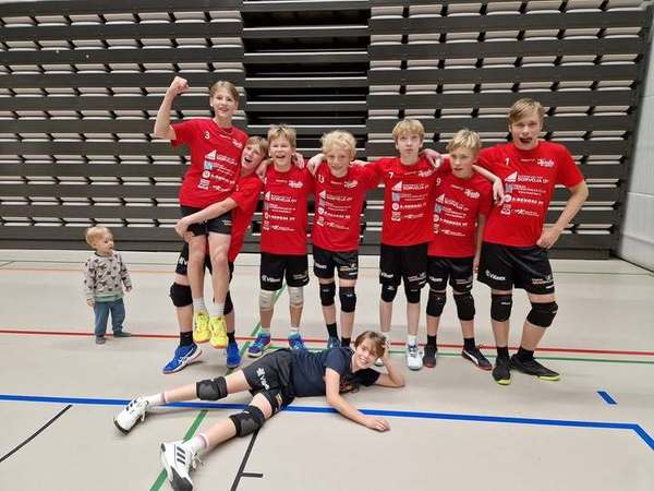 ​Lentopallon C-pojat A-pooliin