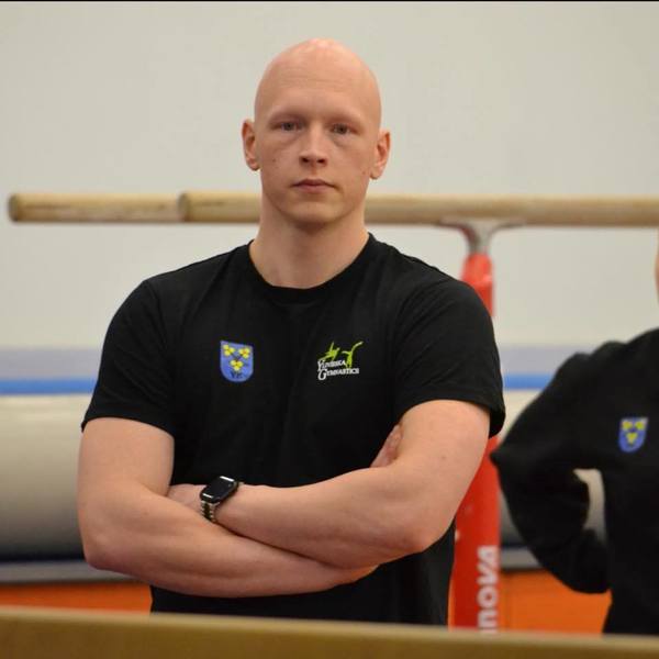 ​Miro Naukkariselle Suomen korkein telinevoimistelun tuomarikortti