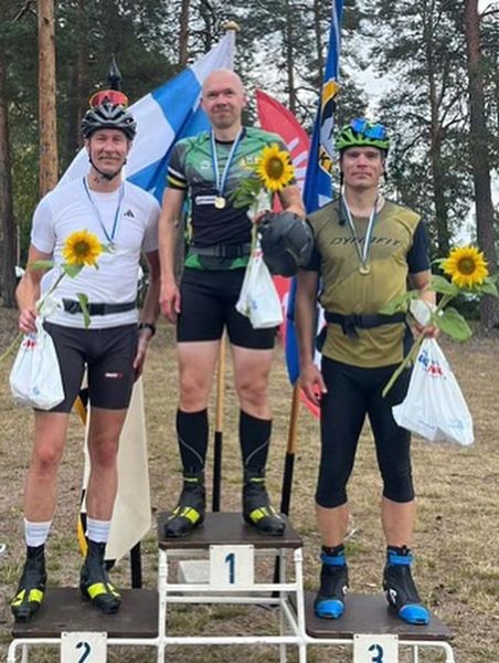 ​Mökkönen, Parkkonen ja Moilanen mitaleille veteraanien SM-hiihdoissa