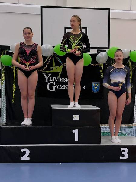 ​Ylivieska Gymnasticsin telinevoimisteluissa Kuulalle iso tukku kärkisijoja