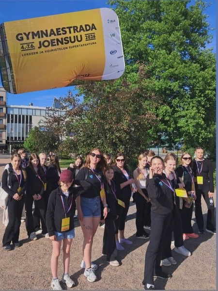 Fanni Savela Joensuun Voimistelupäivien voittoon nojapuissa