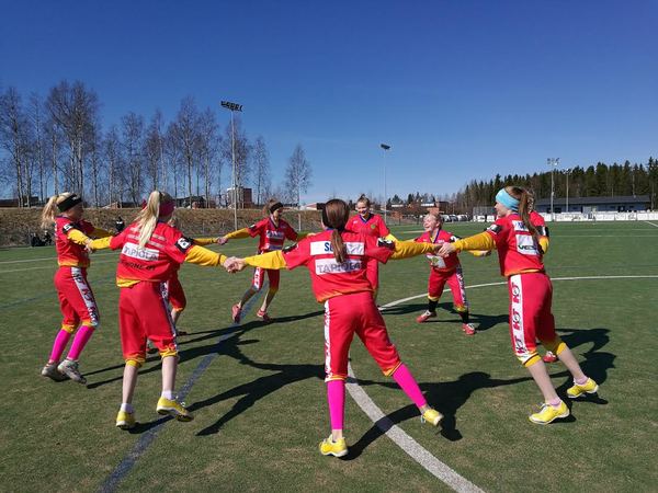 Kajaani/Vuokatti D-tyttöjen vieraana