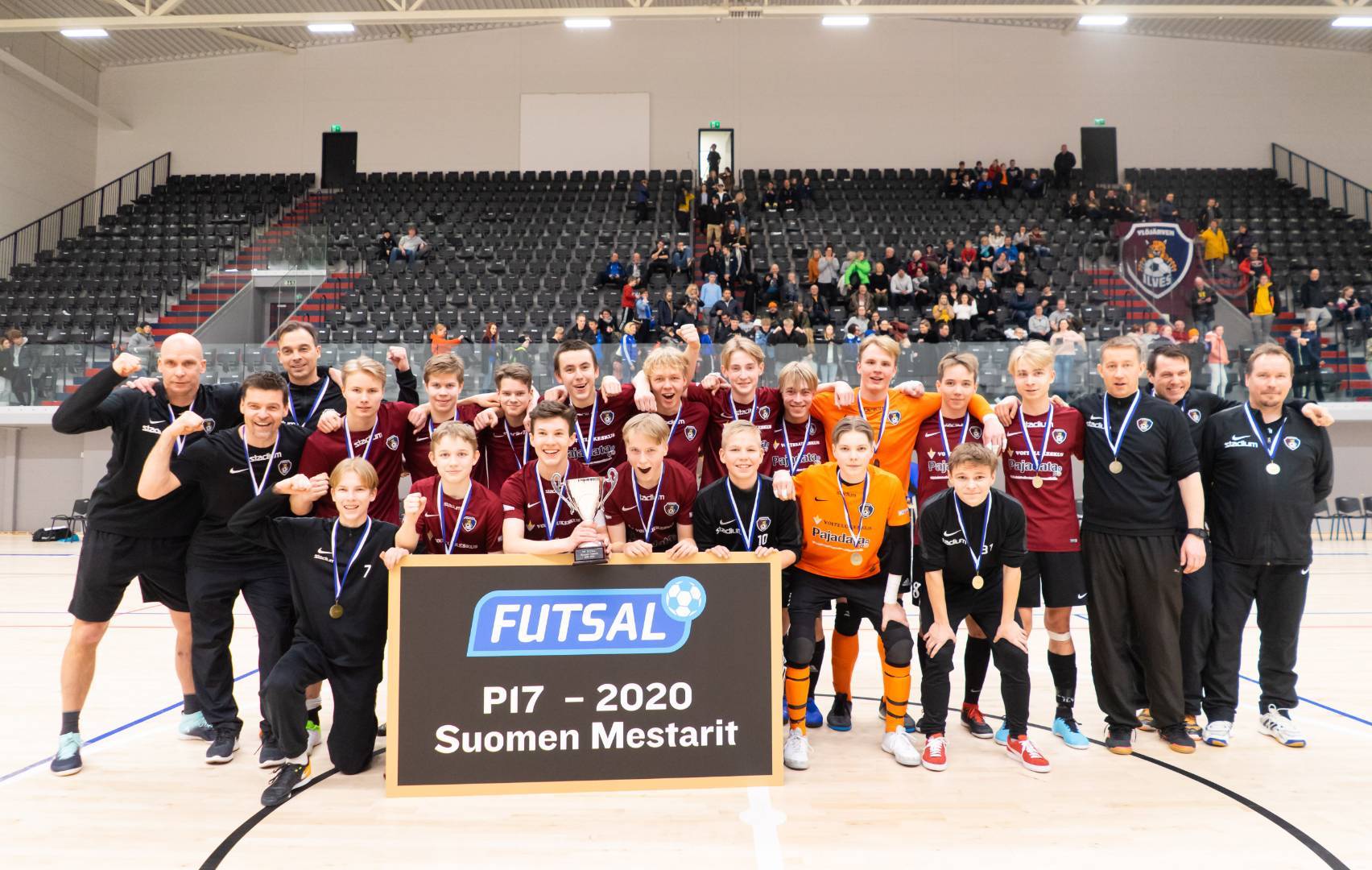 U17-pojat Futsalin Suomen mestareita