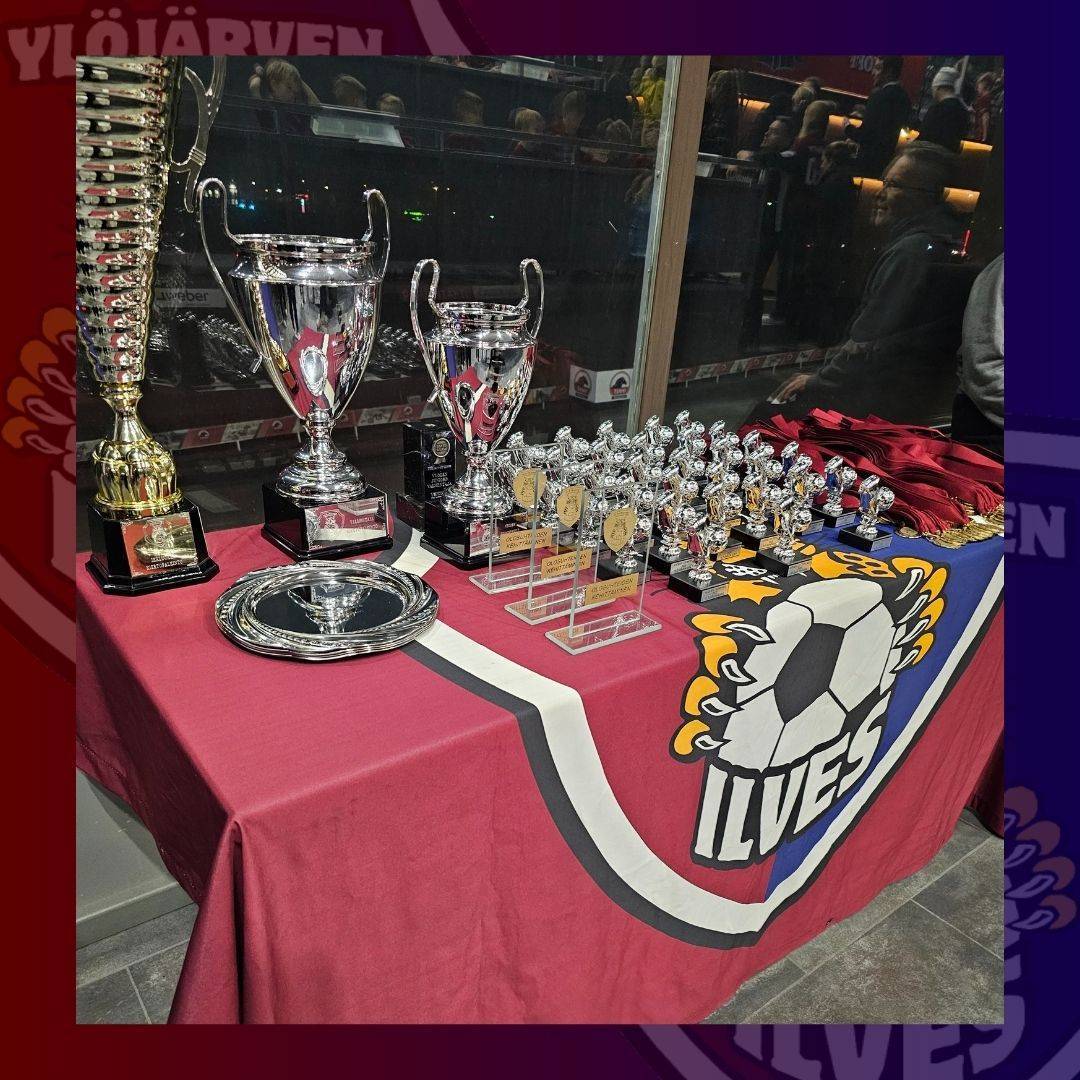 2025 jalkapallokausi päätettiin Teivon raviradan Grand Prix ravintolakatsomossa!